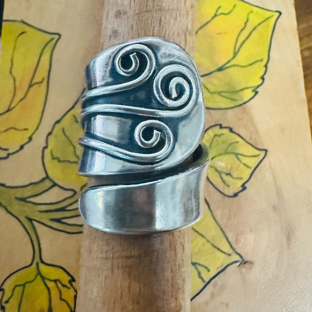 Silver 925 Ring 
Peruvian style 
A lot details